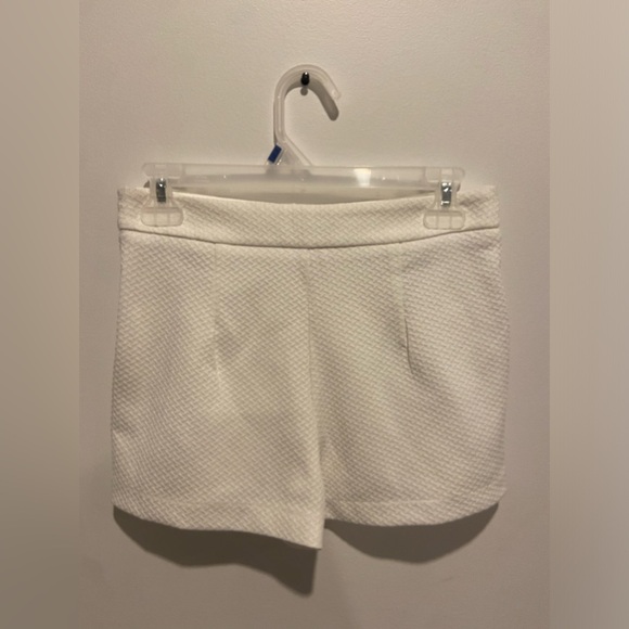White skort shorts - Picture 2 of 2